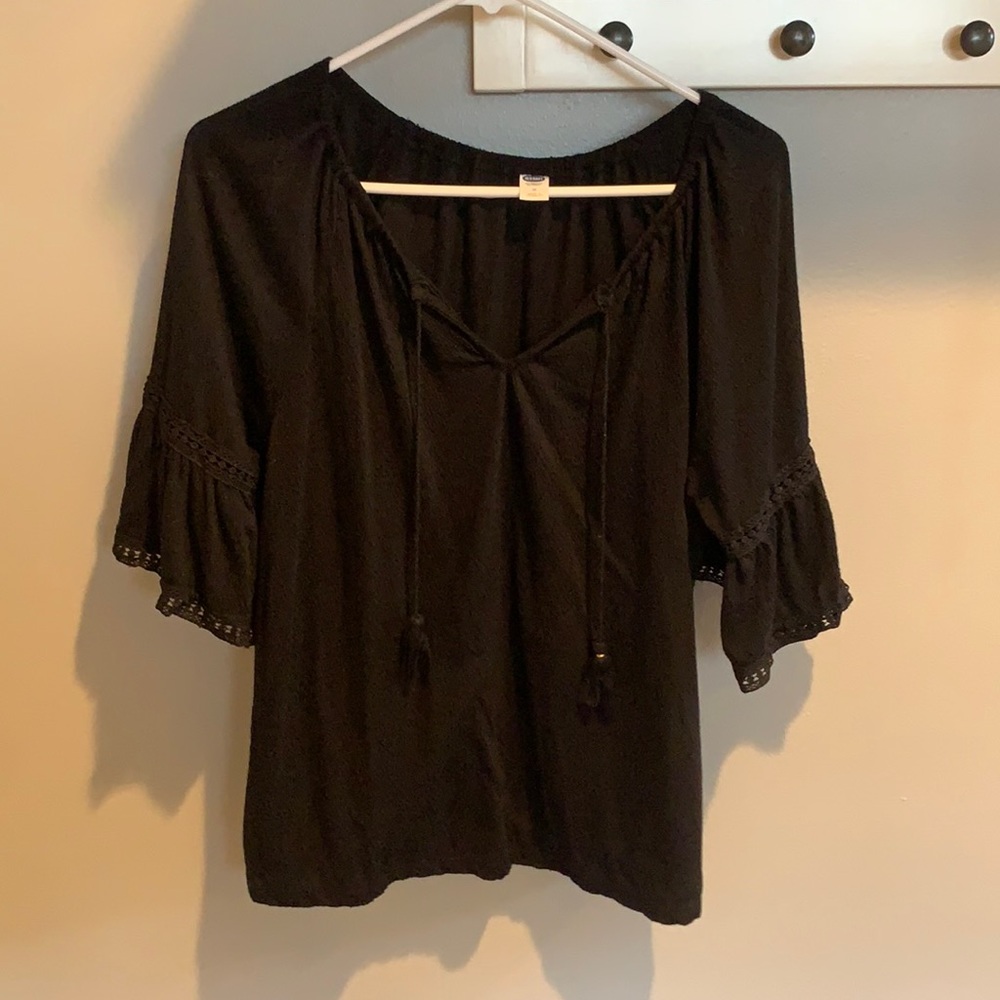 Black blouse with quarter sleeve